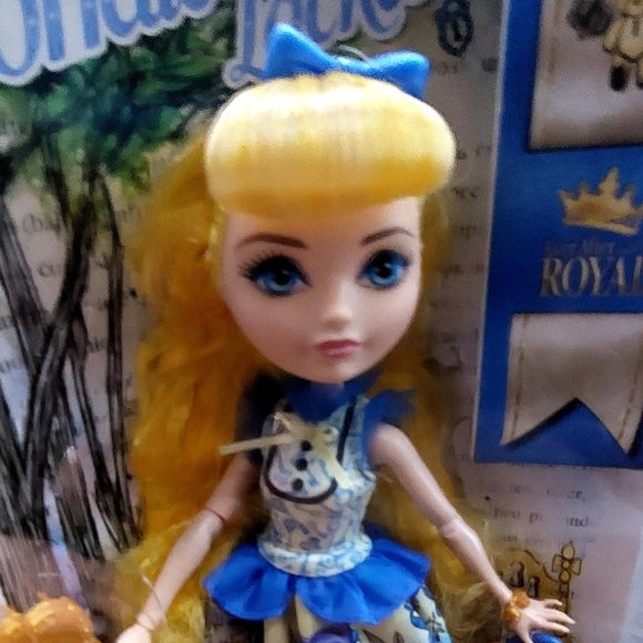 Ever After Blondie Locks - Picture 2 of 3